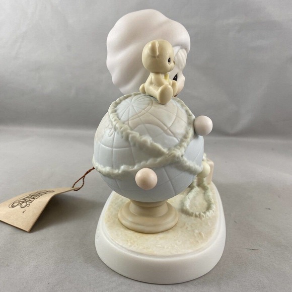 Precious Moments "May Your World Be Trimmed With Joy" Figurine B2-1 - Picture 5 of 6